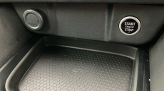 Nissan Qashqai 1.3 DiG-T MH N-Connecta 5dr Petrol Hatchback